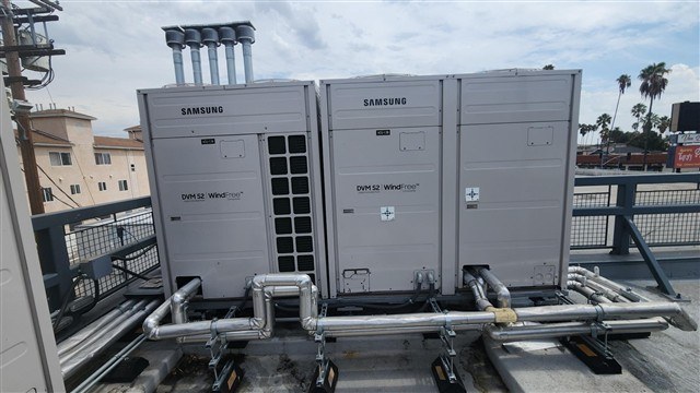 Rooftop VRF heat pump units on an office building
