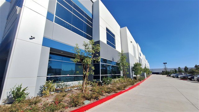 Concrete tilt-up industrial building